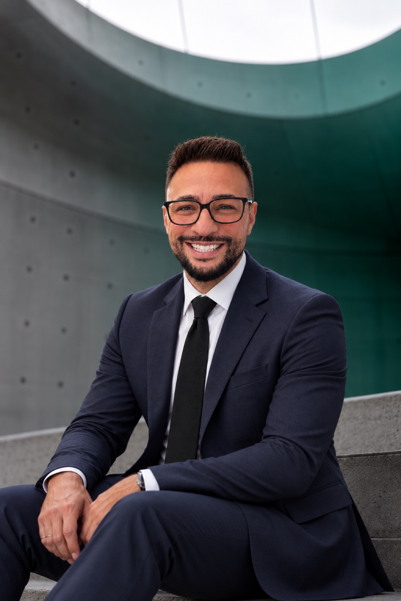 Serdar Kilic, Associate